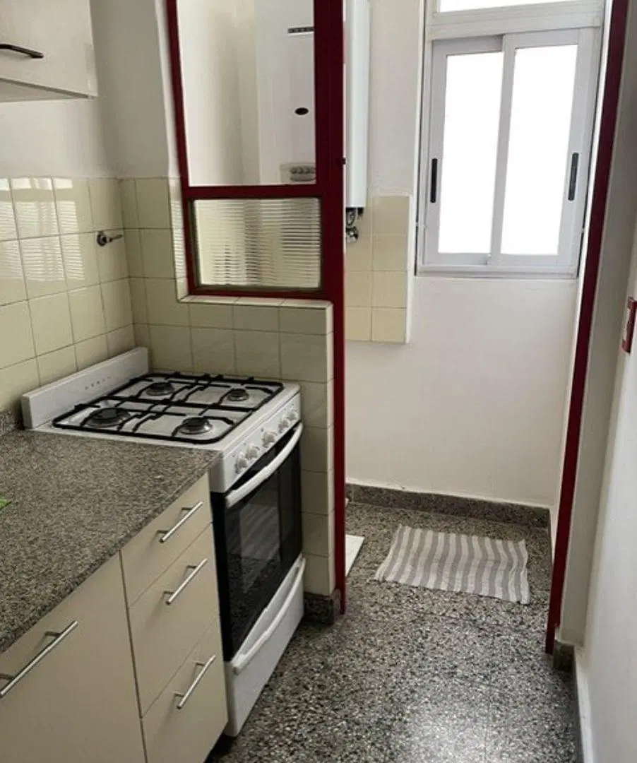 1 ambiente amplio, súper luminoso, a metros de Honorio Pueyrredón. 2