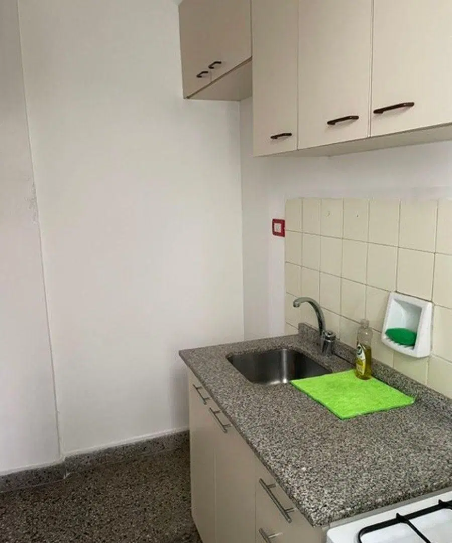 1 ambiente amplio, súper luminoso, a metros de Honorio Pueyrredón. 1