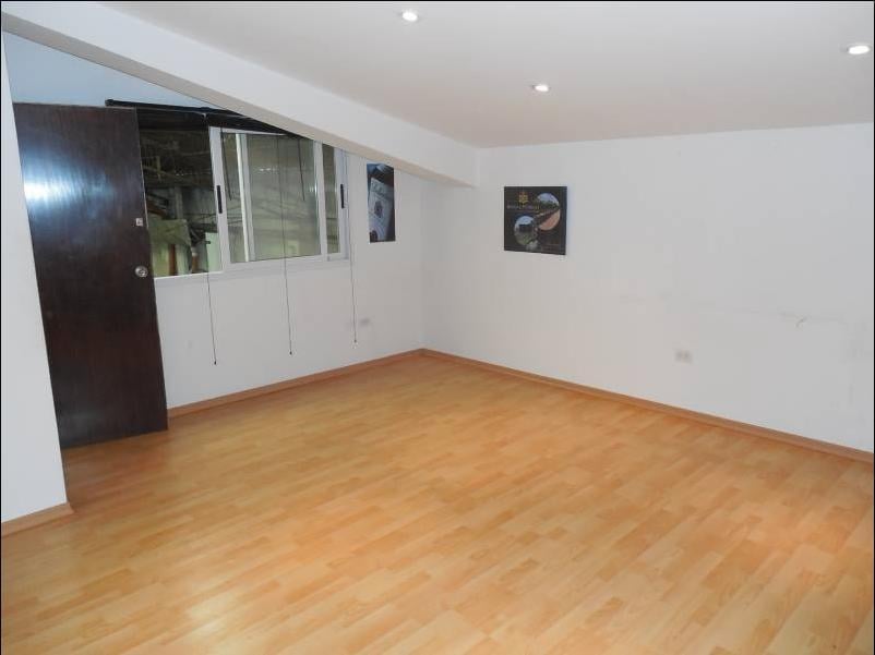 VILLA ORTÚZAR - DEPÓSITO 750 M2 - PLANTA LIBRE - EXCELENTE UBICACIÓN