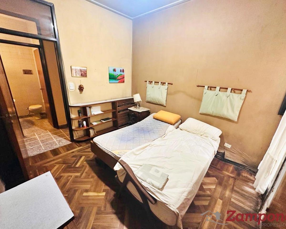 Casa en Venta con Ubicación Privilegiada: Caballito 2