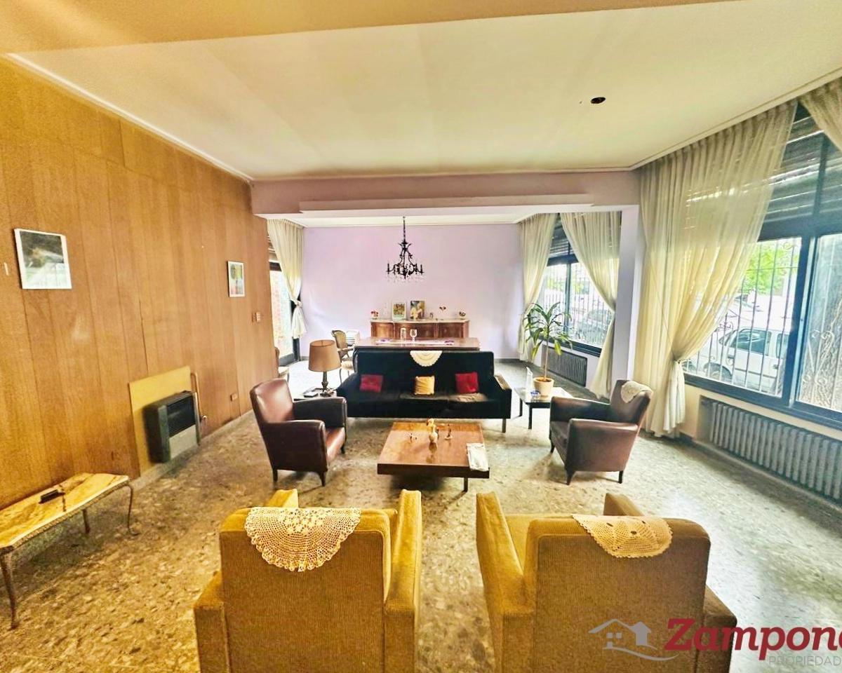 Casa en Venta con Ubicación Privilegiada: Caballito 4