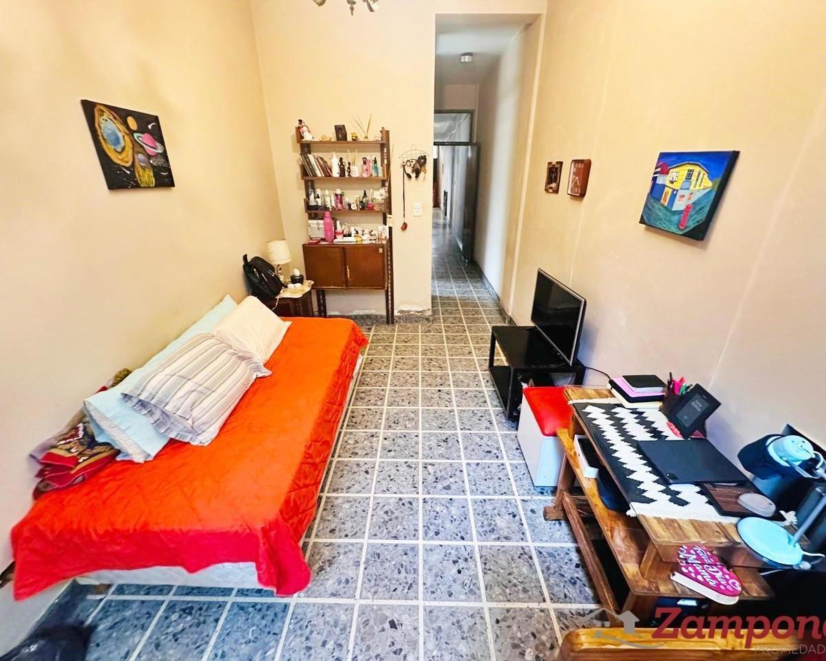 Casa en Venta con Ubicación Privilegiada: Caballito 1