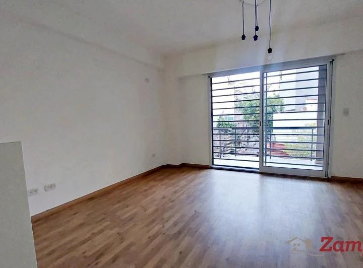 Departamento alquiler impecable balcón y dormitorio en suite en Caballito/Parque Centenario 2