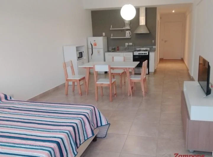 Alquiler mono ambiente con cochera en Montevideo 1300 Tigre 1