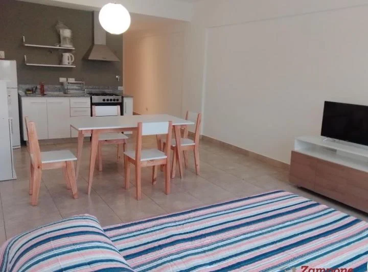 Alquiler mono ambiente con cochera en Montevideo 1300 Tigre 5