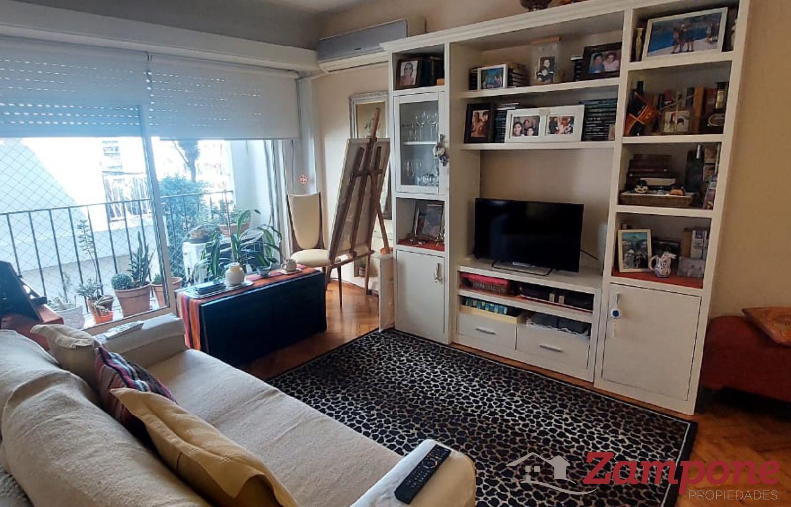 Venta Departamento 3 dormitorios 2 baños, balcón y cochera.  Av Olazabal. Villa Urquiza
