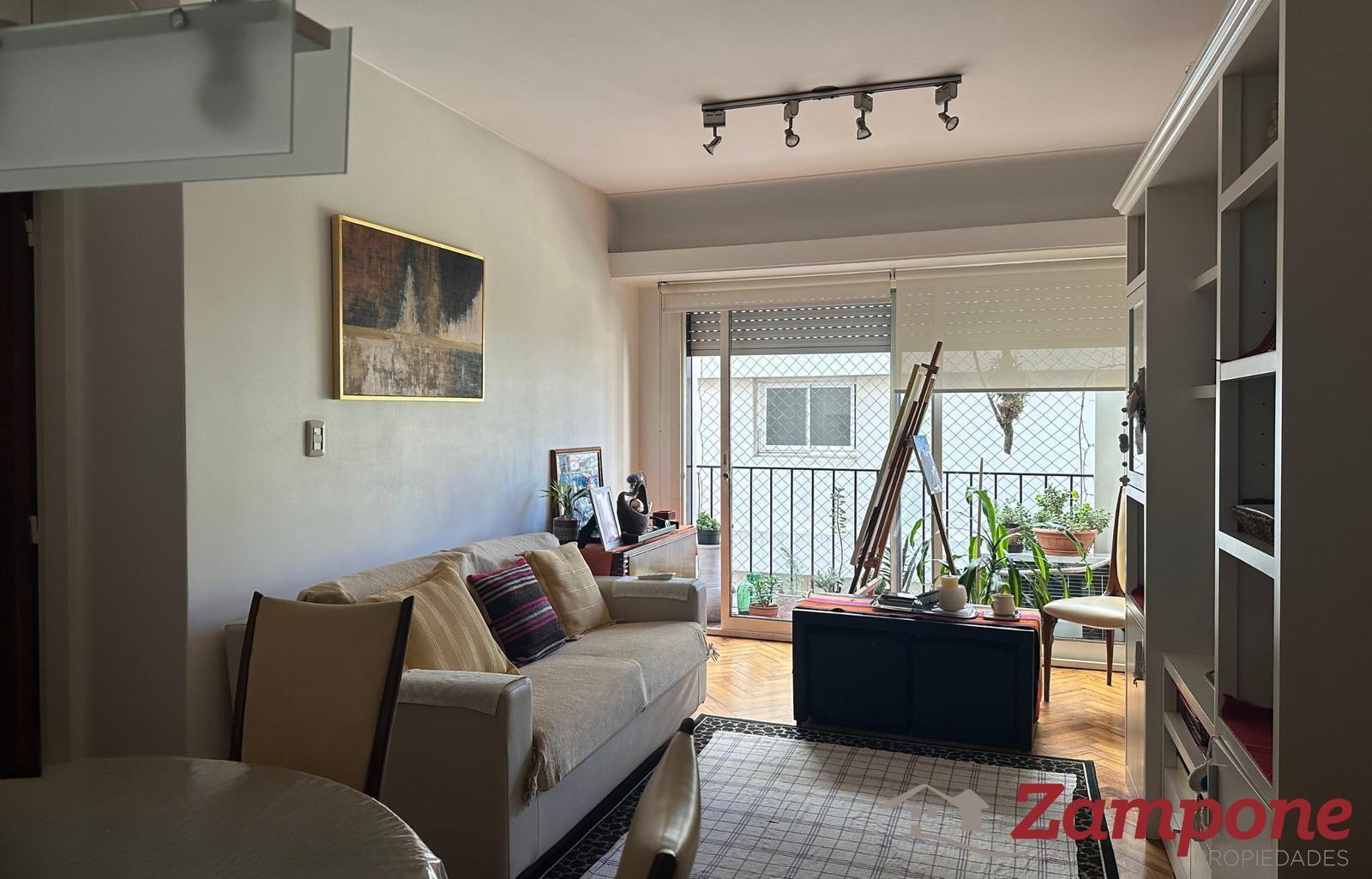 Foto de Venta Depto. 1 dorm en suite 2 dormitorios 1 baño, balcón y cochera. Av, imagen 4