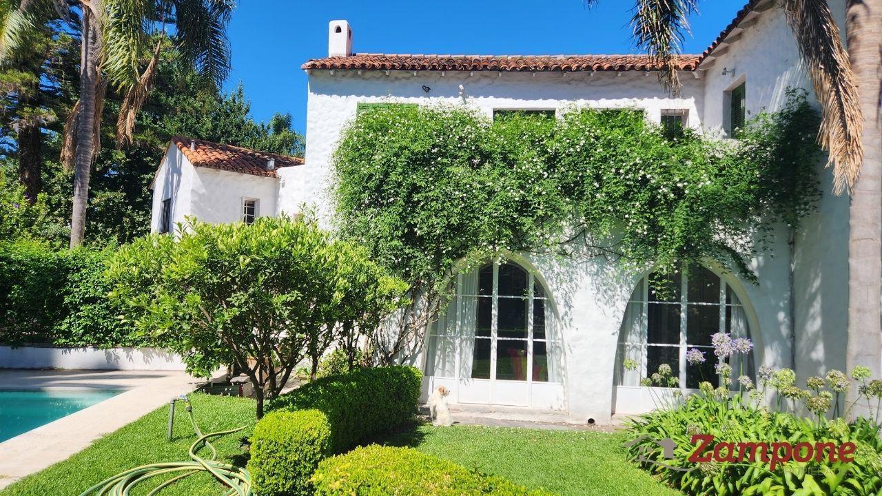 Imponente Casa en venta 9 ambientes Centro de San Isidro lote de 1.000 mts jardín, pileta, cocheras