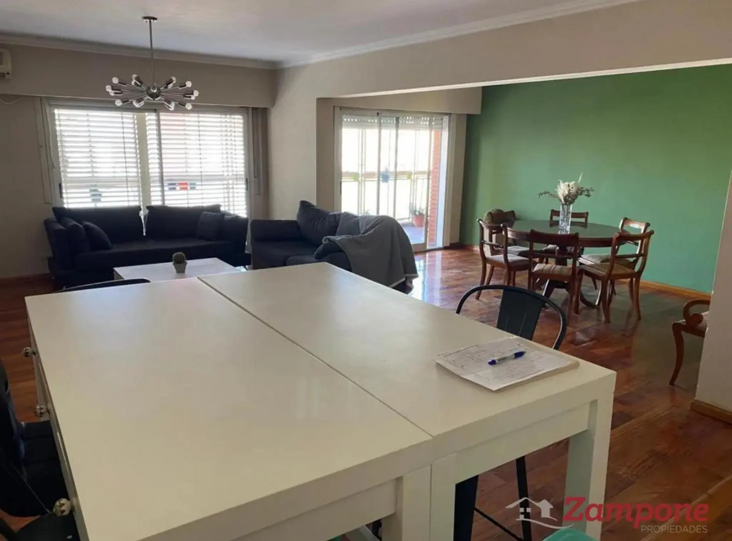 Departamento de 5 ambientes, dependencia de servicio, baulera y dos cocheras en Lomas de Zamora 2