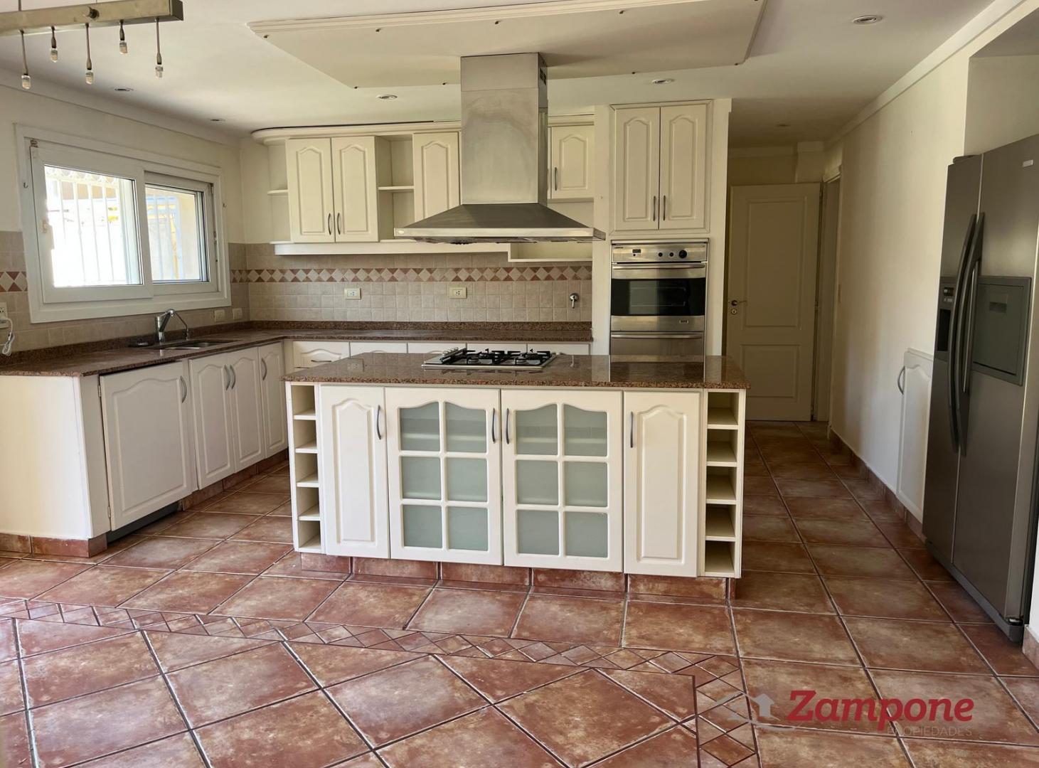 Foto de Casa en alquiler de 3 dormitorios con jardin, pileta y quincho, imagen 3