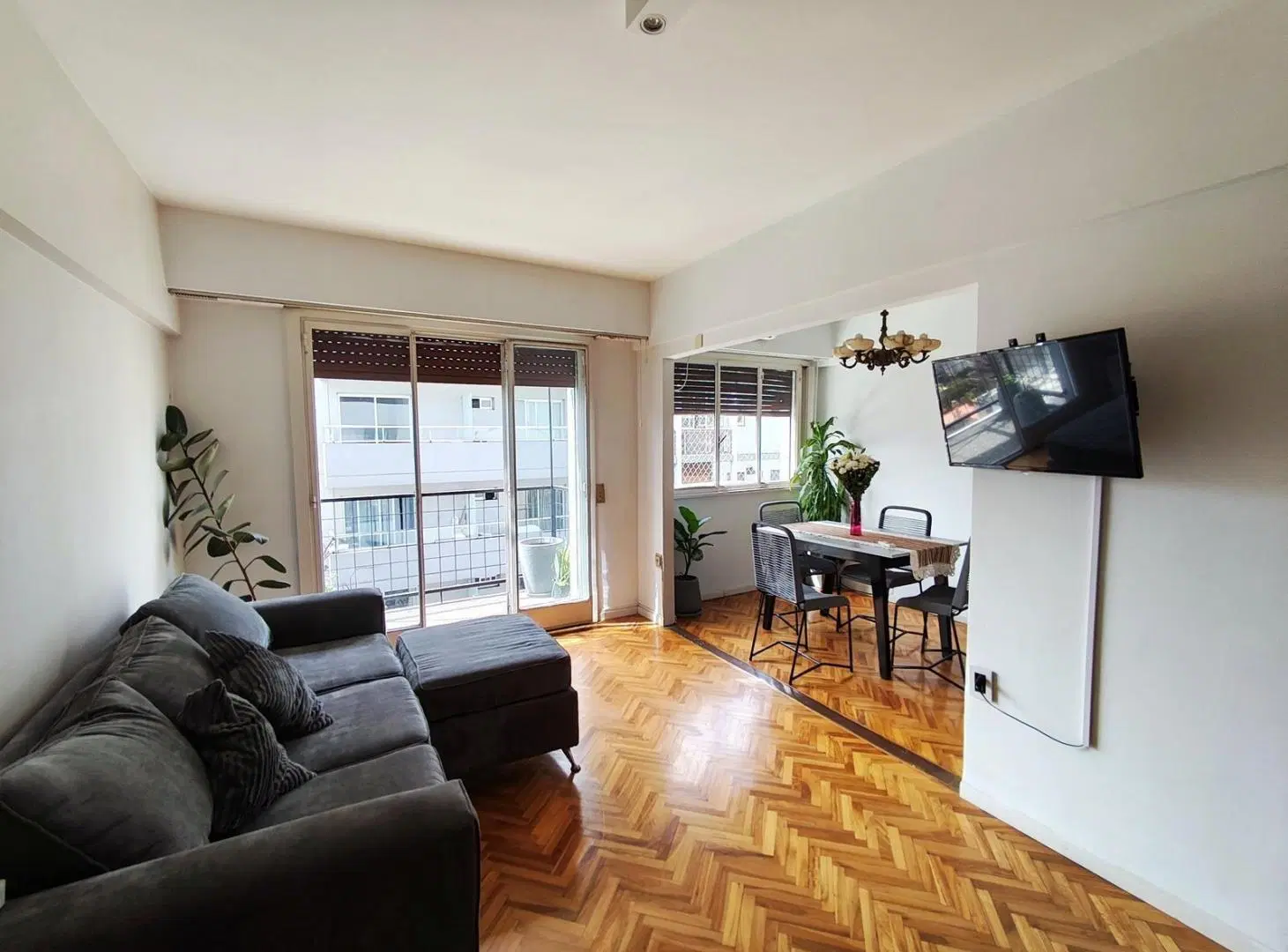 Departamento en venta 3 ambientes, con balcón,  Almagro. 2