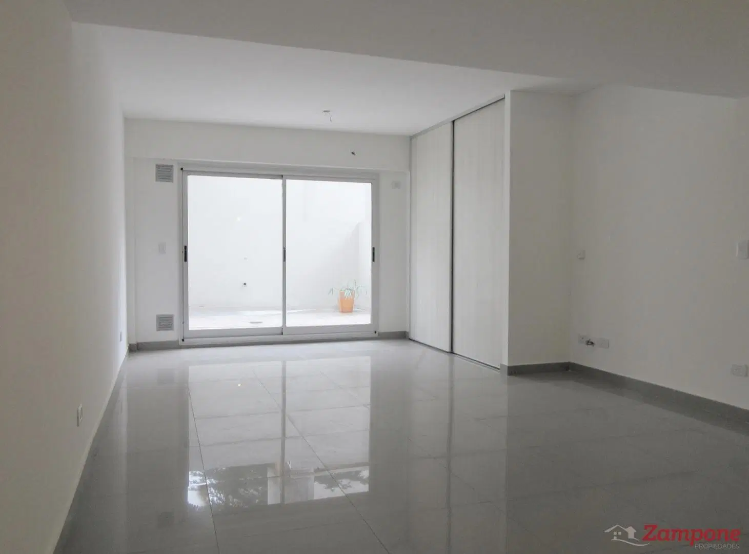 Departamento en ALQUILER Monoambiente con Patio en Villa del Parque 3