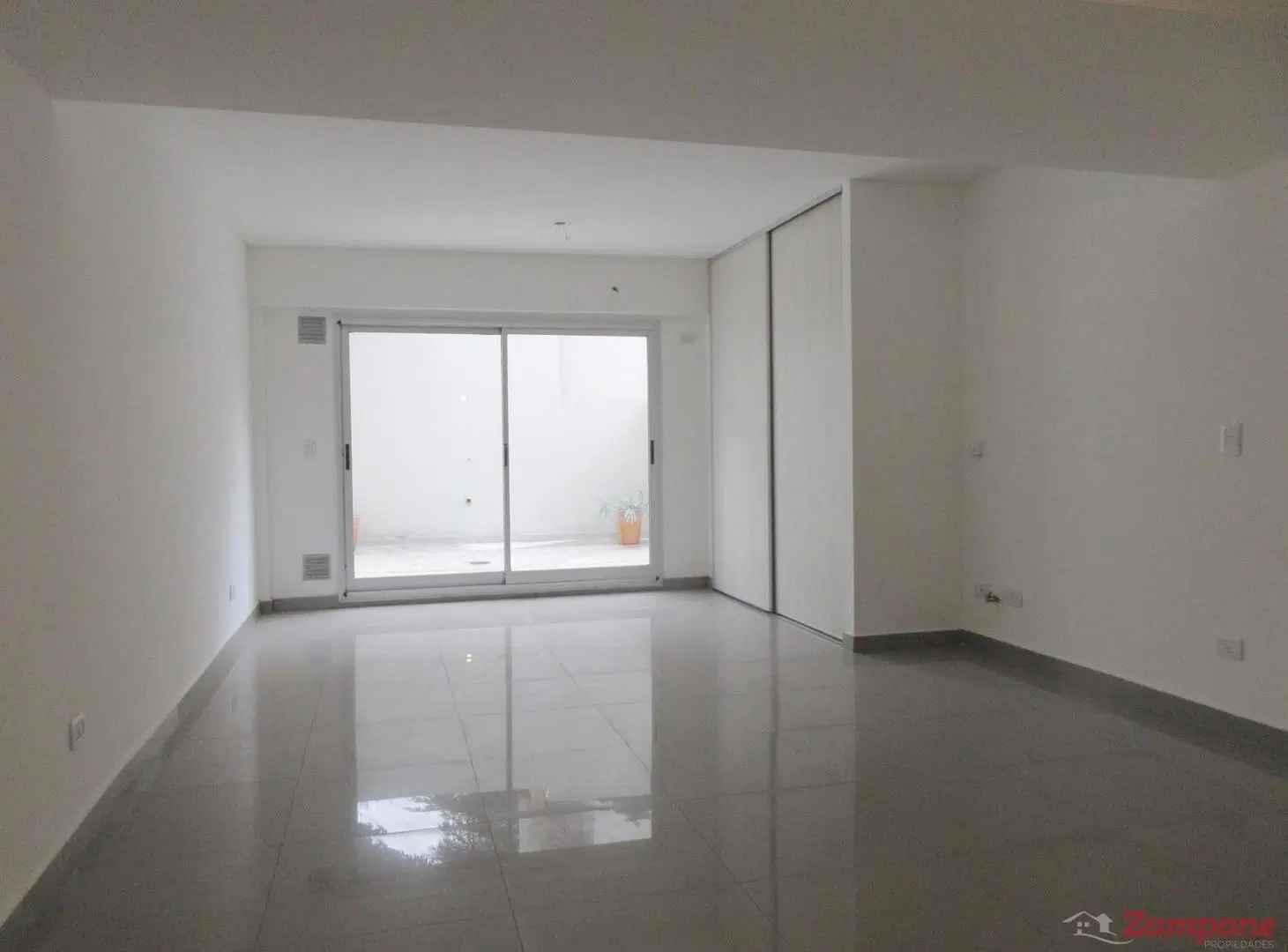 Departamento en ALQUILER Monoambiente con Patio en Villa del Parque 2