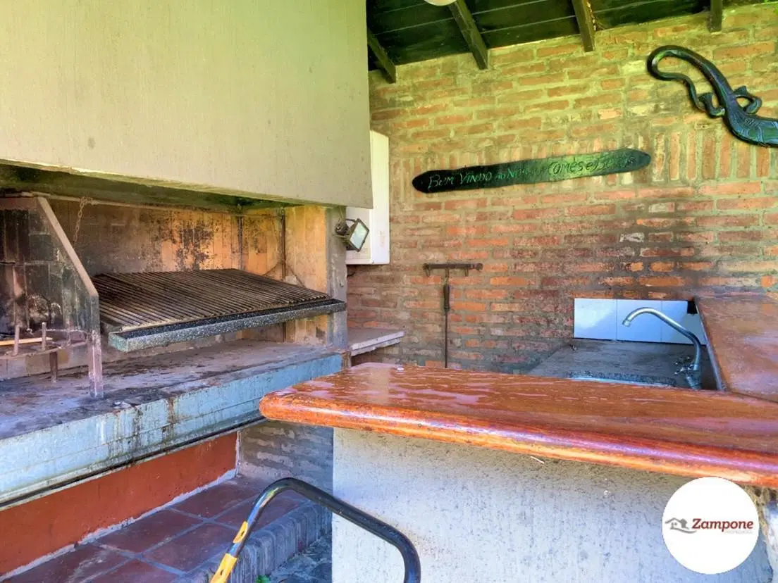 DOBLE LOTE! Espectacular Casa c/jardin y pileta - Olivos 2