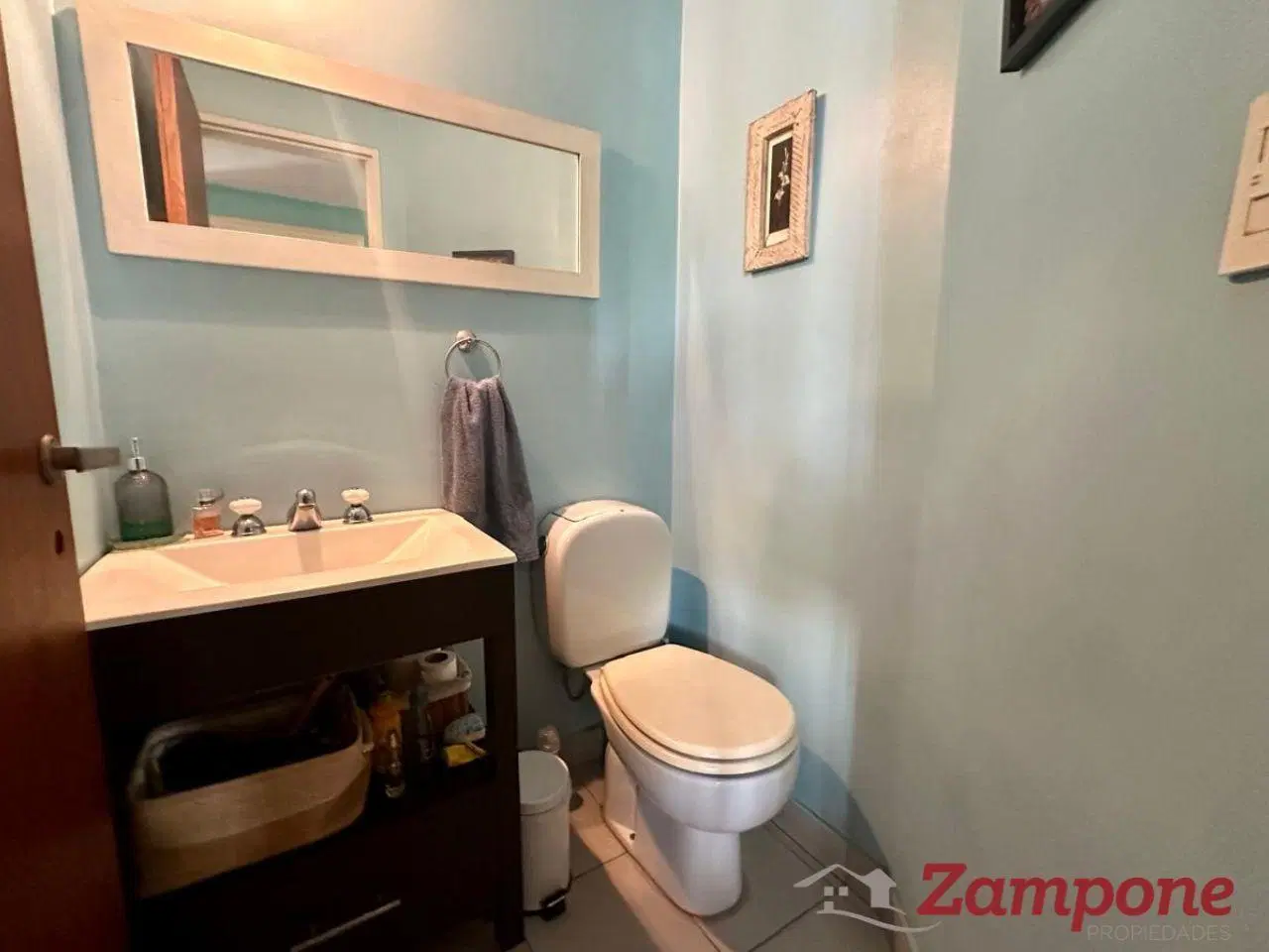 Venta de Duplex de 4 ambientes en condominio con cochera, patio y parrilla. 3