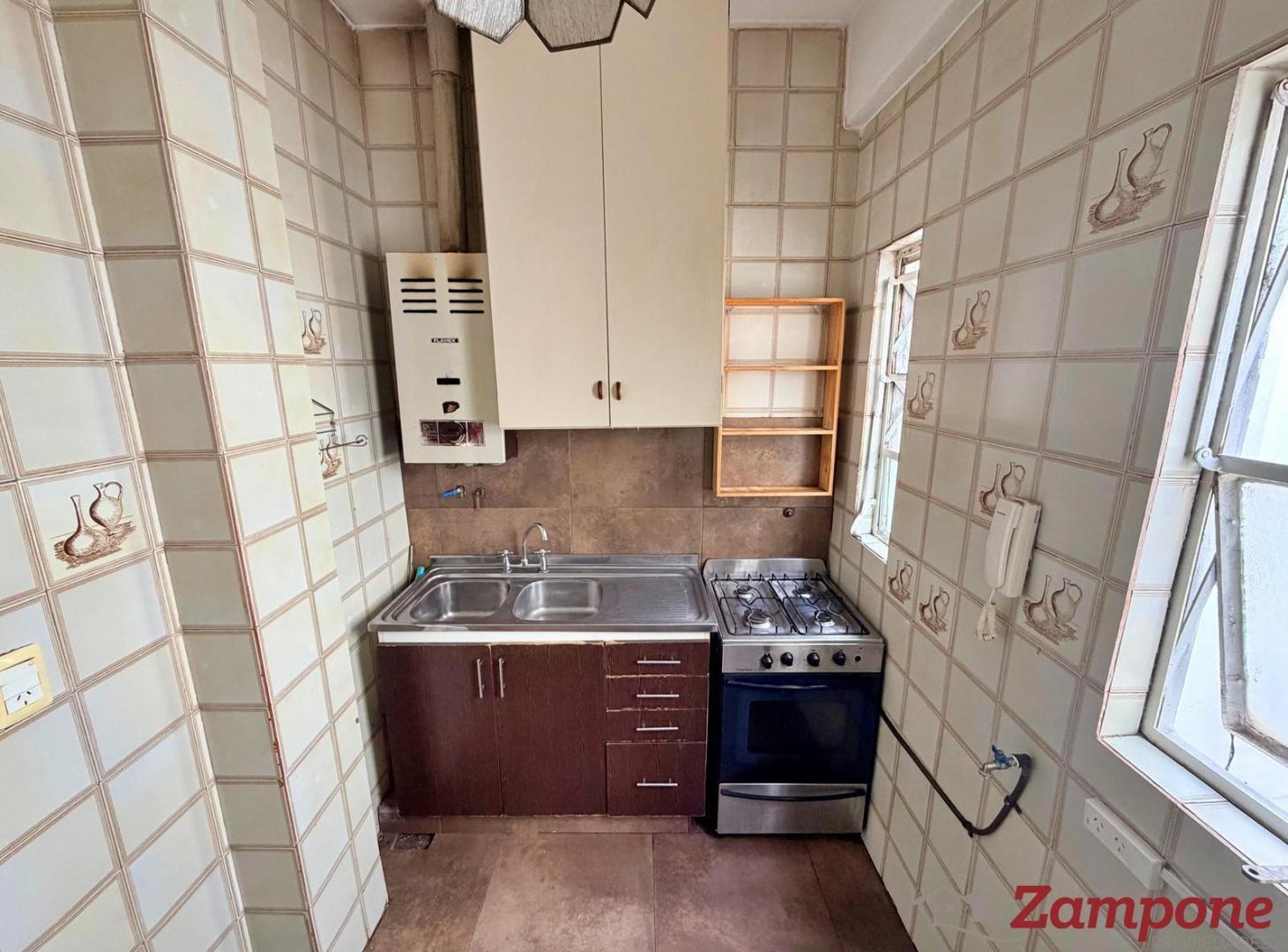 Foto de VENTA 2 AMBIENTES | EXCELENTE DISTRIBUCIÓN | ABASTO, imagen 2