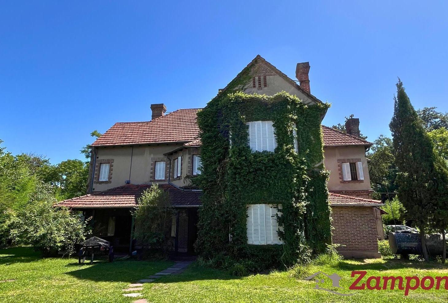 Foto de Venta. Casa estilo inglés. Hurlingham Centro. Lote 1530 m2, imagen 5
