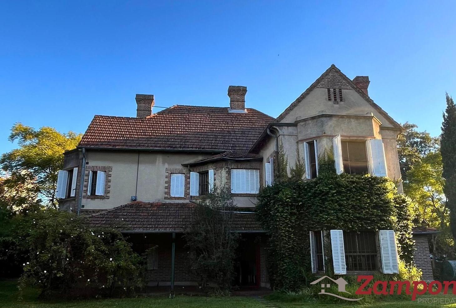 Foto de Venta. Casa estilo inglés. Hurlingham Centro. Lote 1530 m2, imagen 3