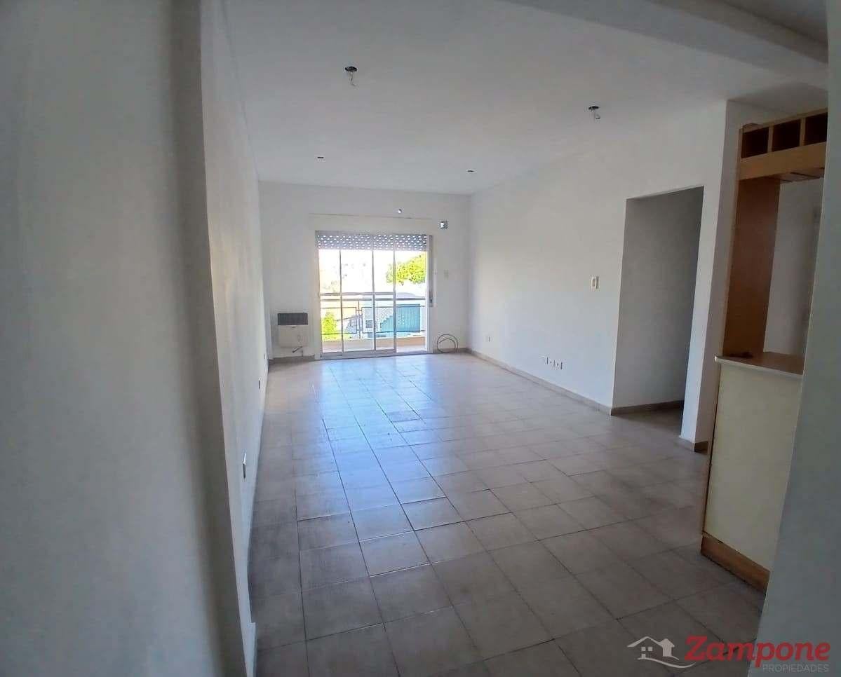 Foto de ALQUILER Departamento 3 AMB AL FRENTE C/ BALCON, imagen 4