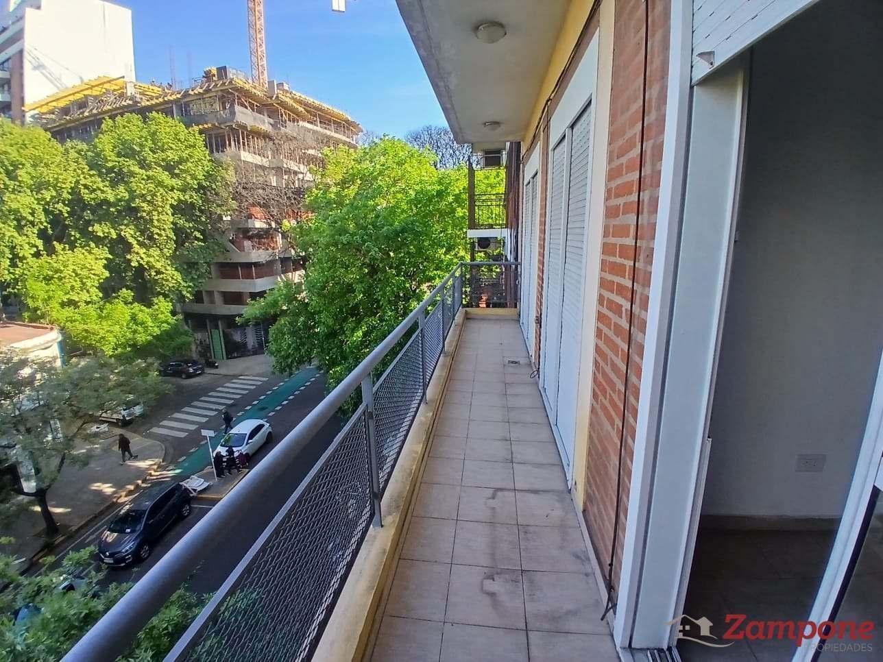 Foto de ALQUILER Departamento 3 AMB AL FRENTE C/ BALCON, imagen 2