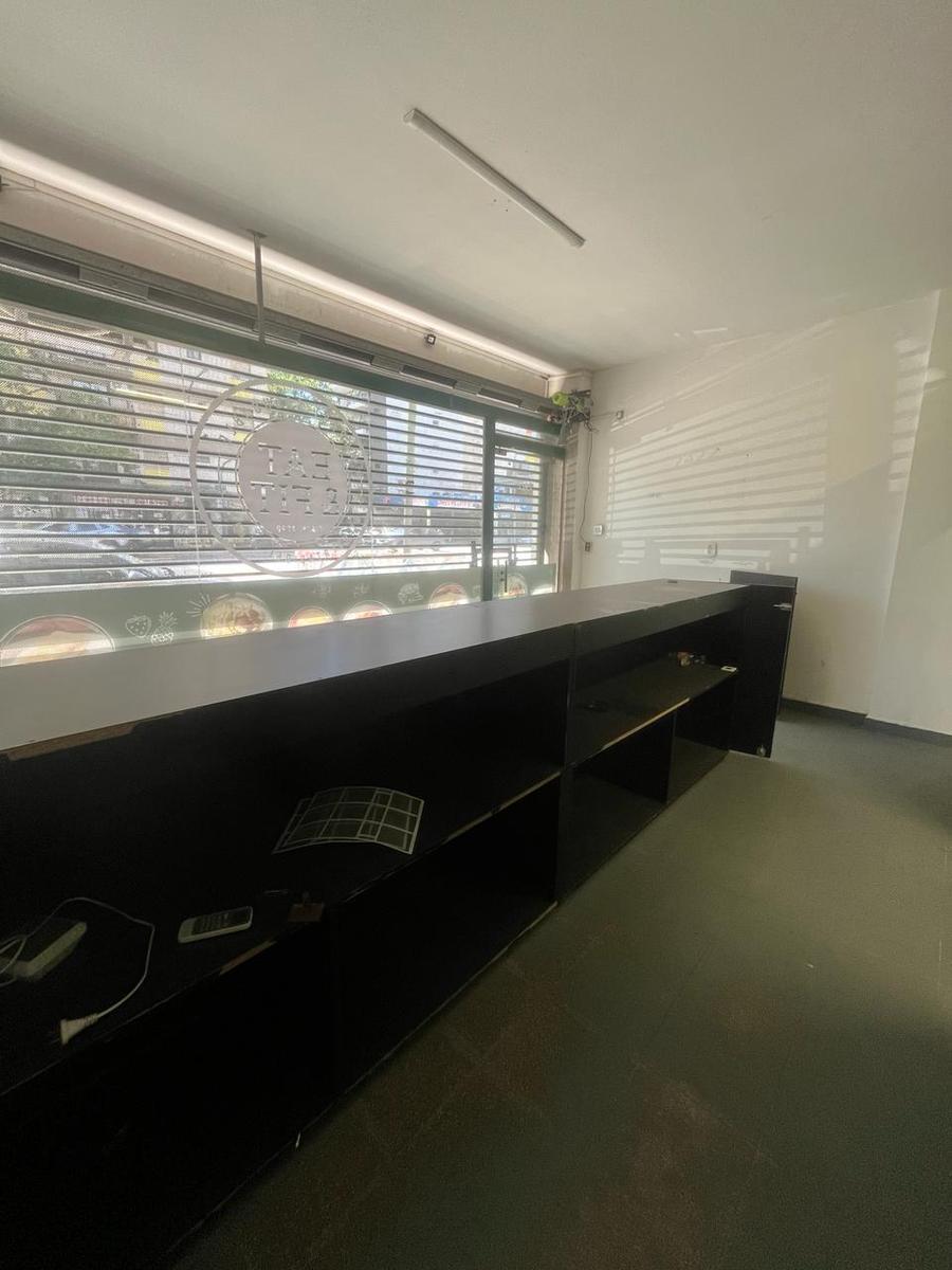 Local en Venta - Villa Crespo - Sobre Av. Juan B. Justo