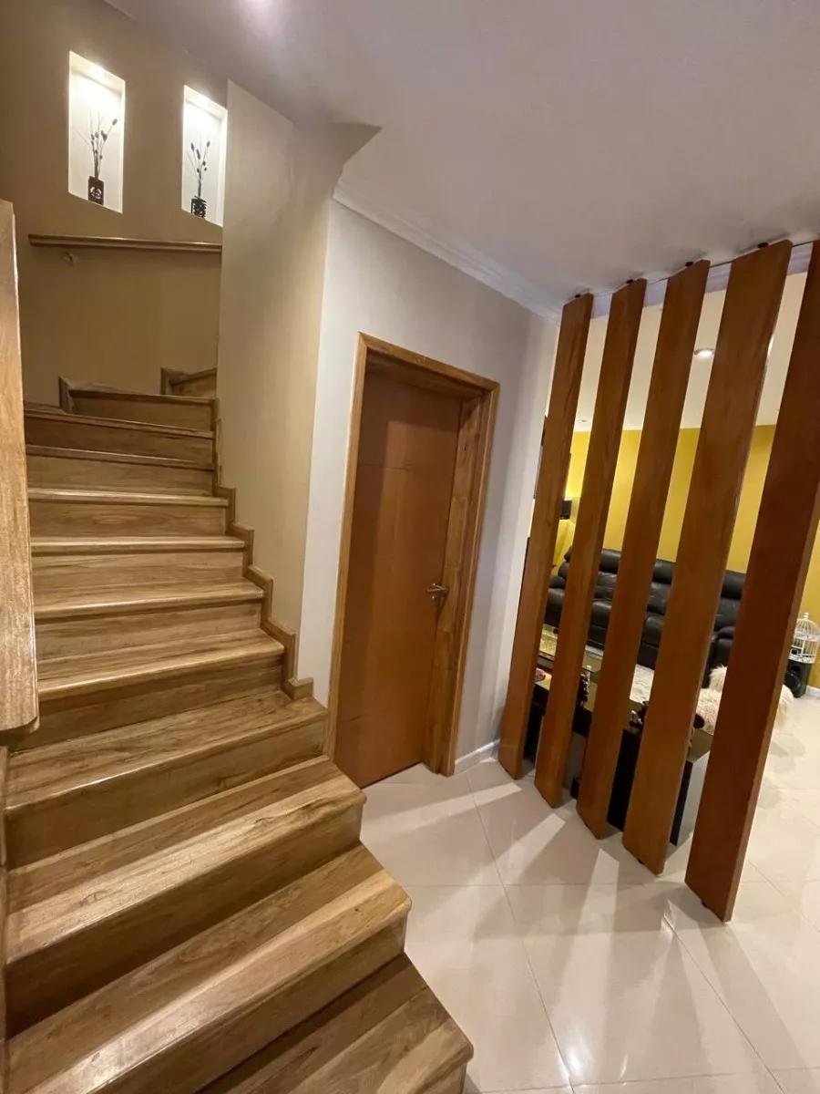 Casa de Lujo en Venta - con Ascensor - 8 Ambientes - Flores 2