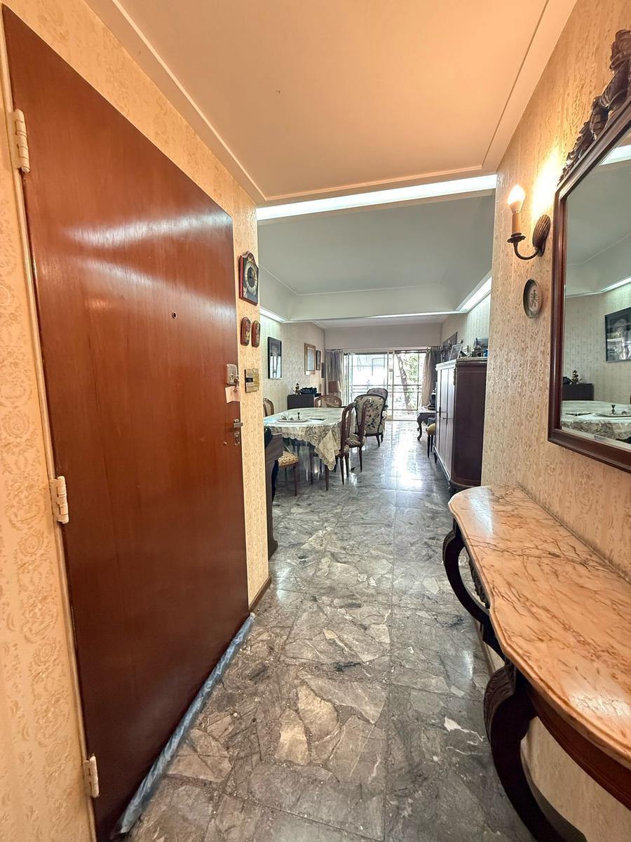 Departamento en Venta - 5 Ambientes con Dependencia - Patio - Cochera - Villa Crespo 3