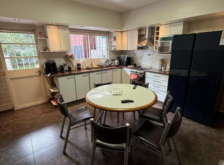 Casa en Venta - 3 Plantas - Villa del Parque 5