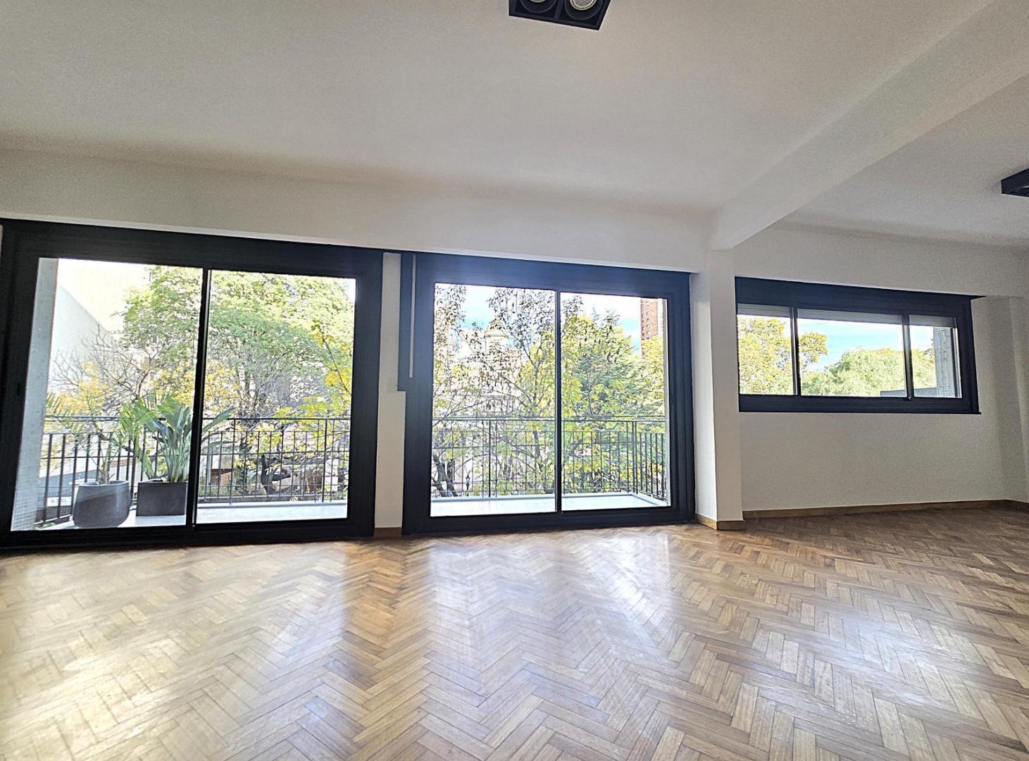 Piso con balcón en Belgrano de 3 dormotorios con suite y vestidor