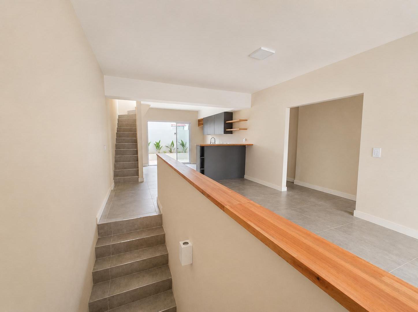 Tipo Casa con patio, terraza y cochera. Dos dormitorios y quincho en Villa del Parque
