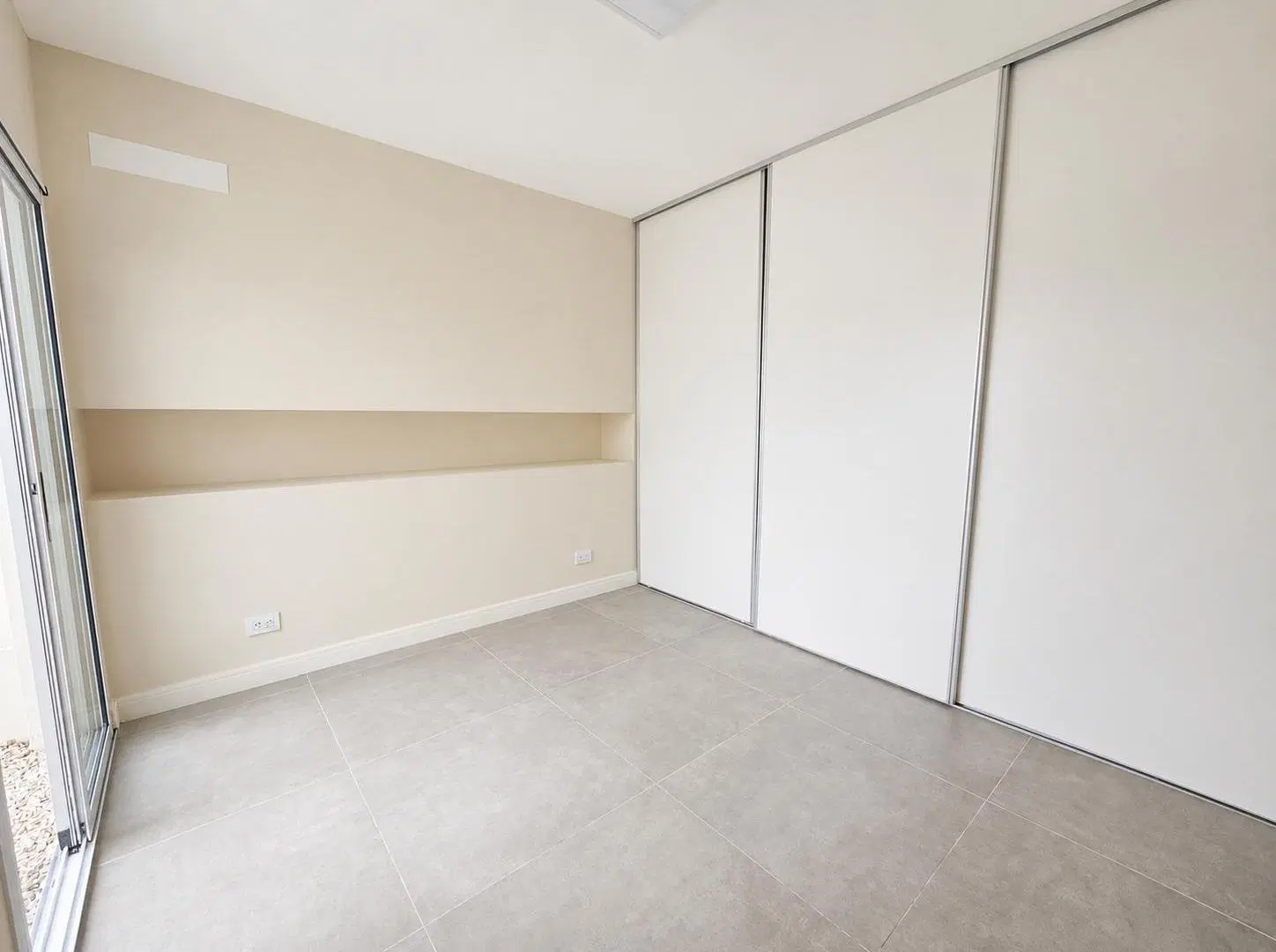 Tipo Casa con patio, terraza y cochera. Dos dormitorios y quincho en Villa del Parque 2