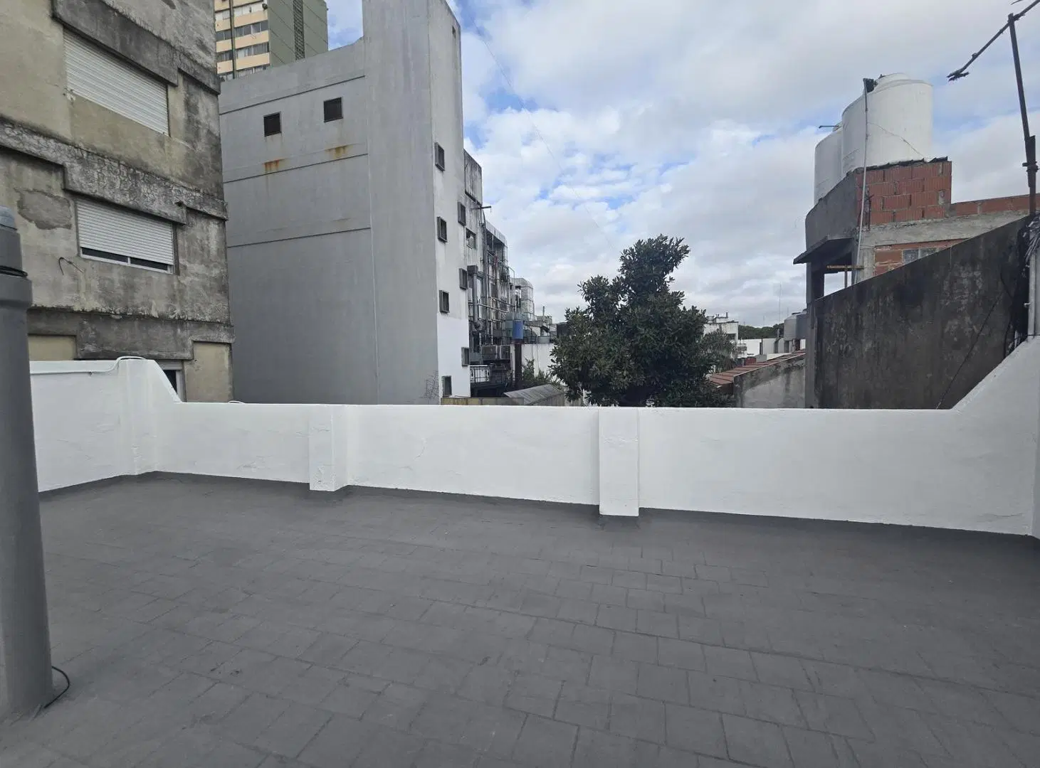 PH de 4 ambientes con patios y 2 baños 5