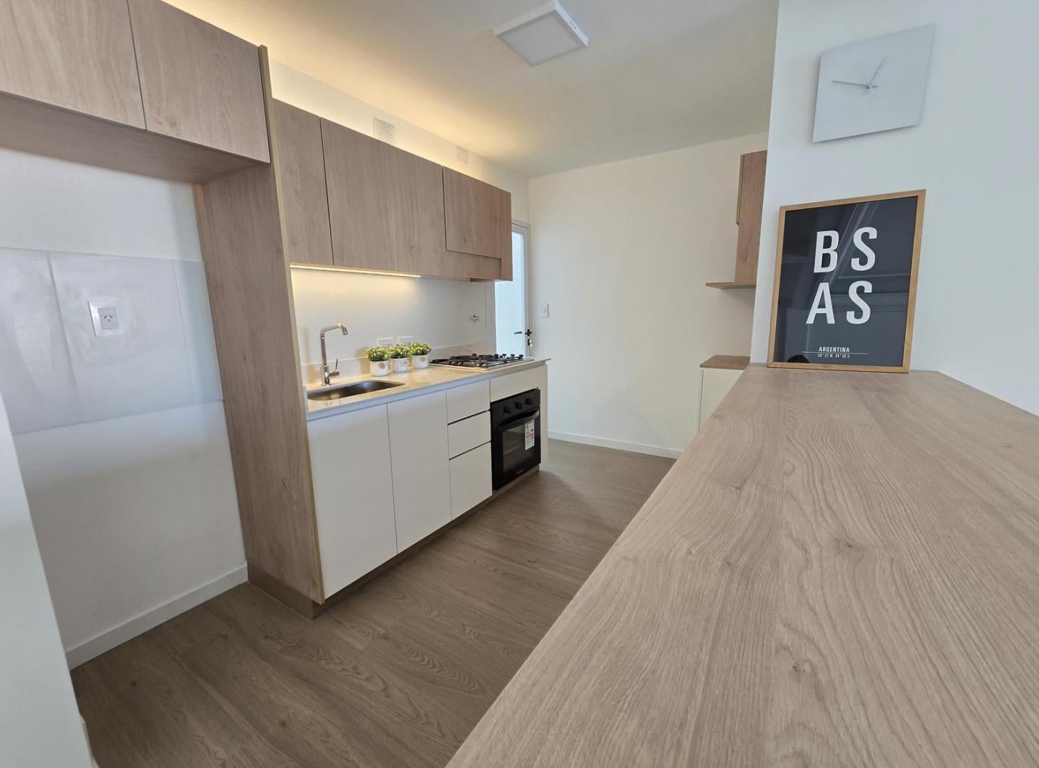 Foto de Venta Departamento al frente de dos dormitorio con Balcón en Villa, imagen 4