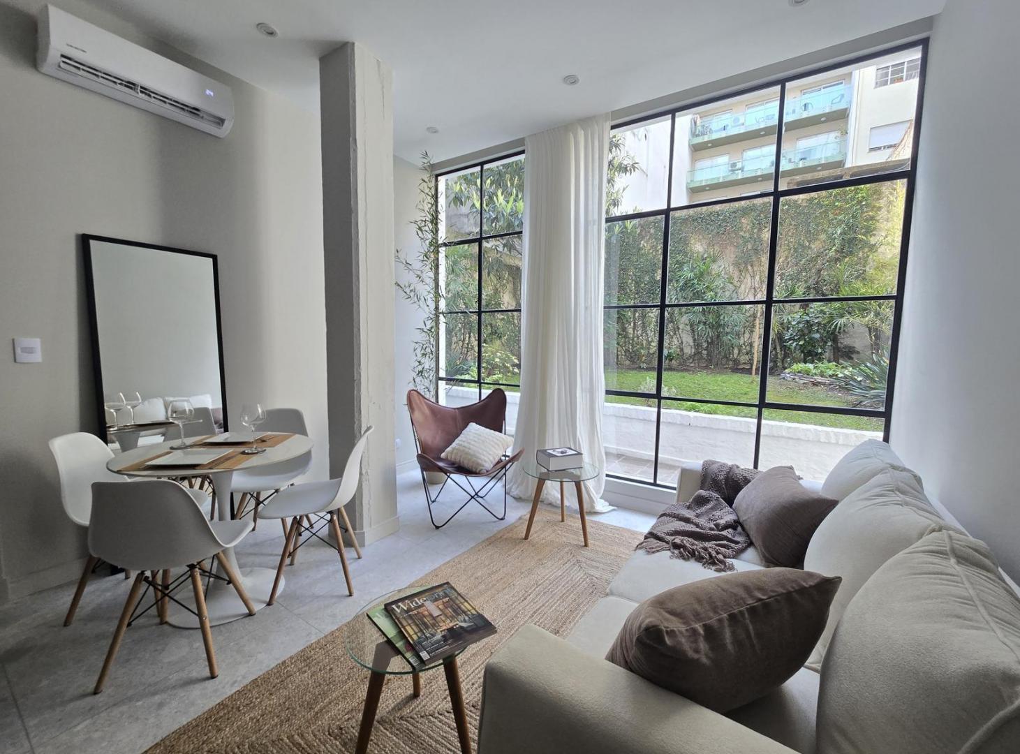 Foto de Departamento 2 ambientes al contrafrente a jardin - Excelente diseño, imagen 1