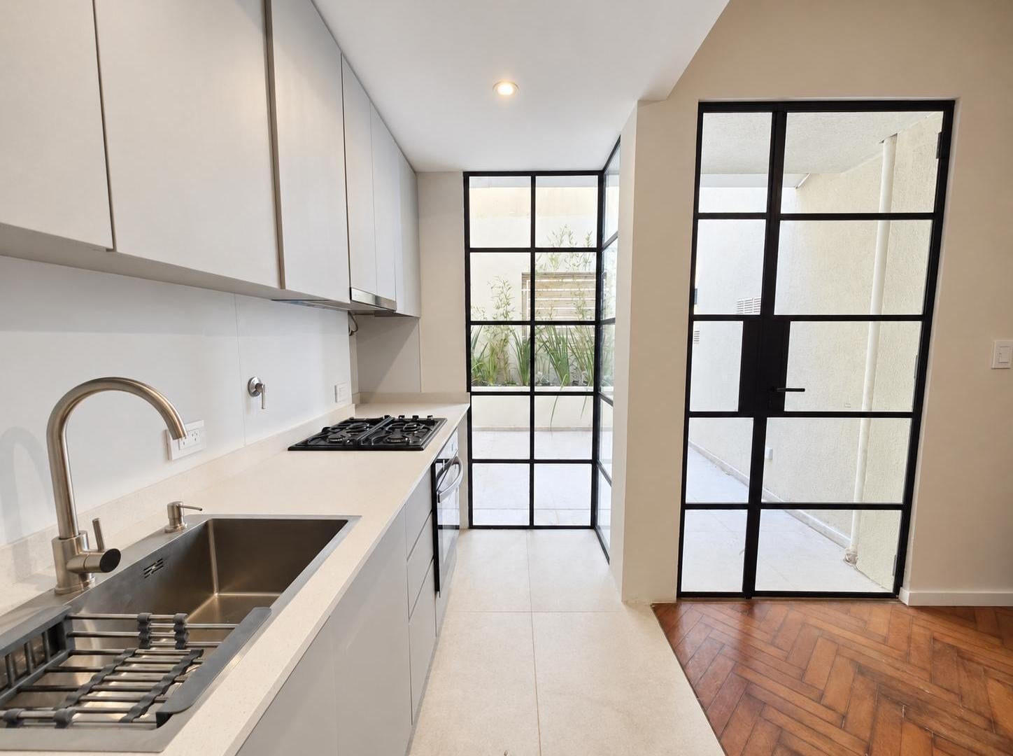 Foto de Venta PH 2 ambientes con patio Impecable, imagen 3