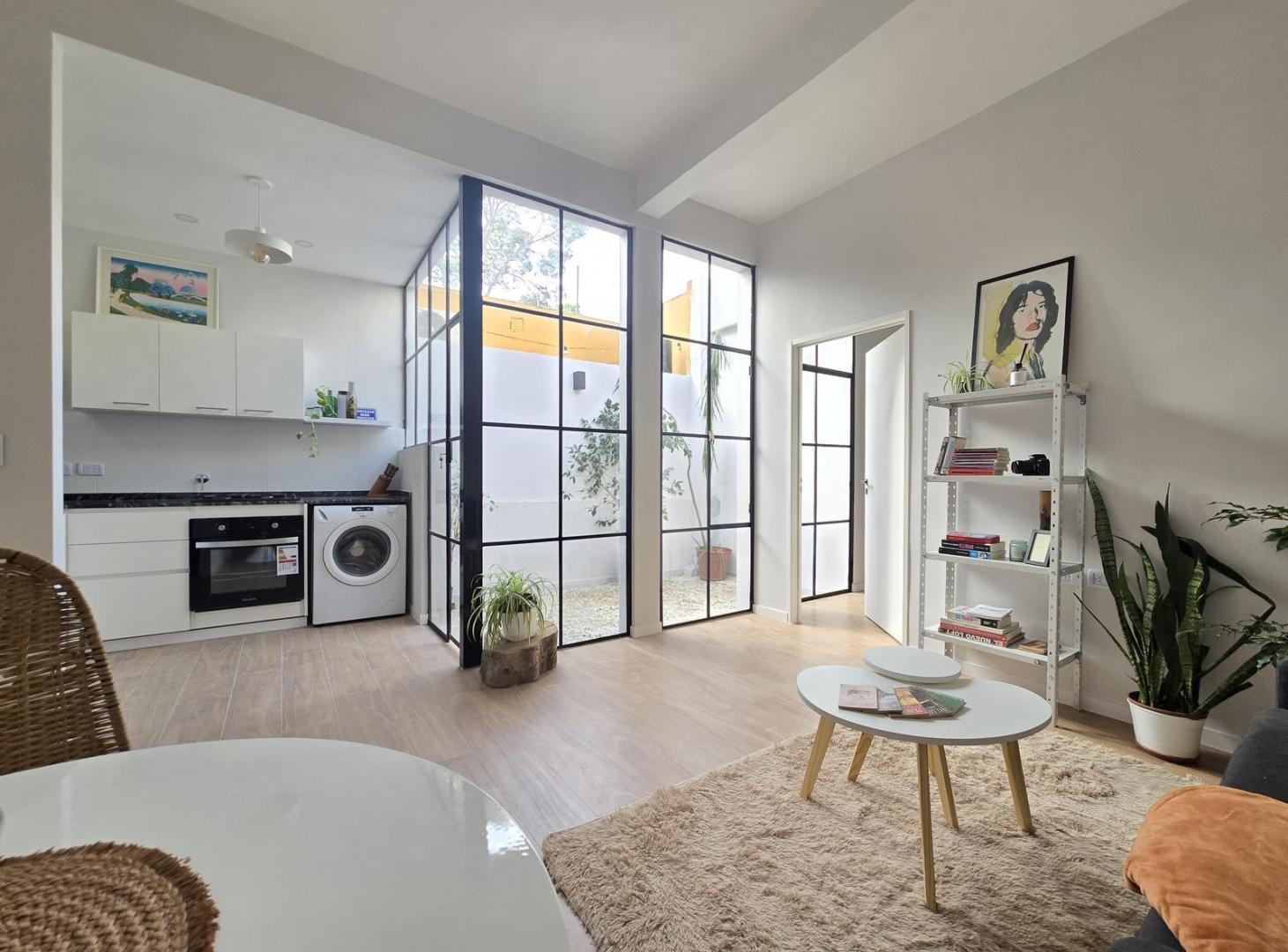 Foto de Venta - Colegiales - PH 2 ambientes con Patio - Toilette y Baño en, imagen 5
