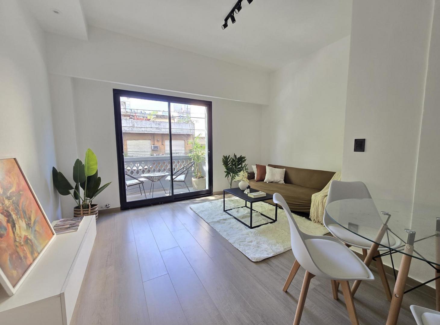 Foto de PH al frente de dos dormitorios Impecable con balcón y terraza accesible, imagen 1