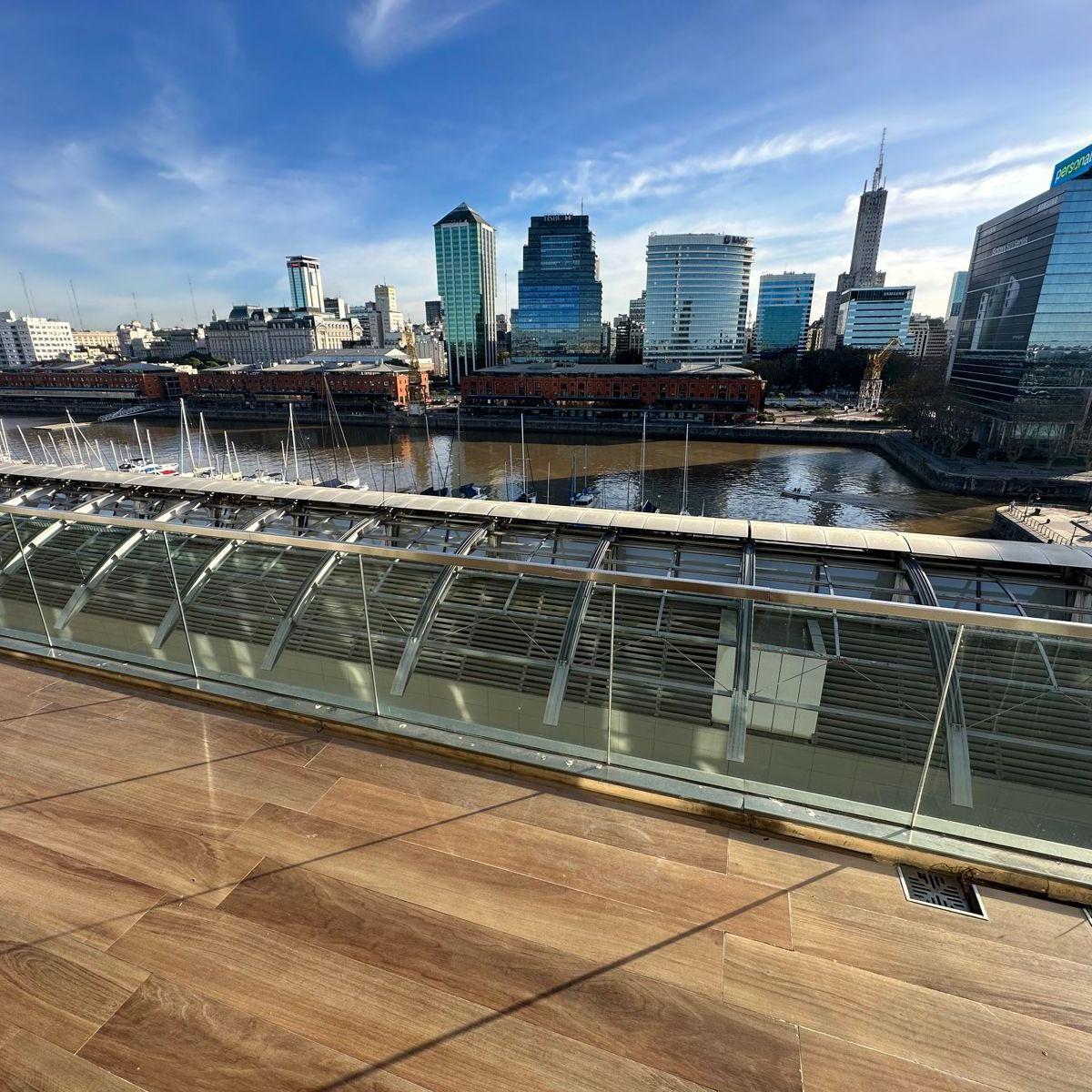 Venta Triplex de 6 Ambientes con Terraza Propia y Vista 360 Al Rio en Puerto Madero 2