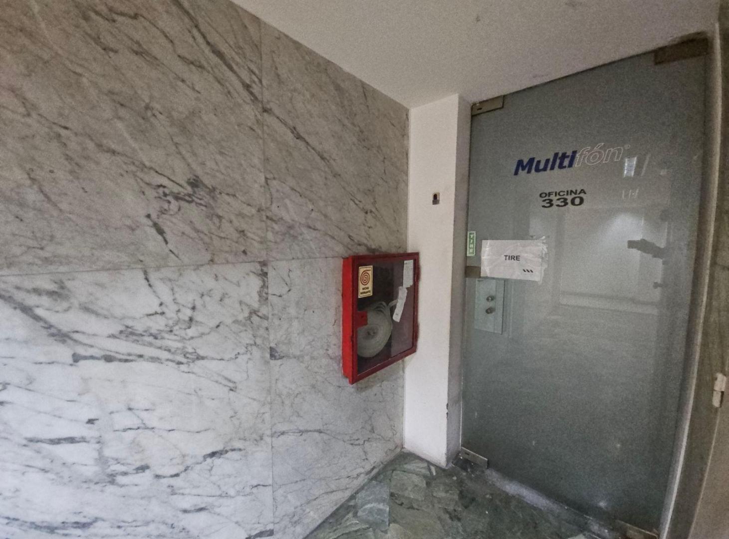 Foto de Venta Impecable Oficina con Cochera fija y Toilette Propio en Centro, imagen 2