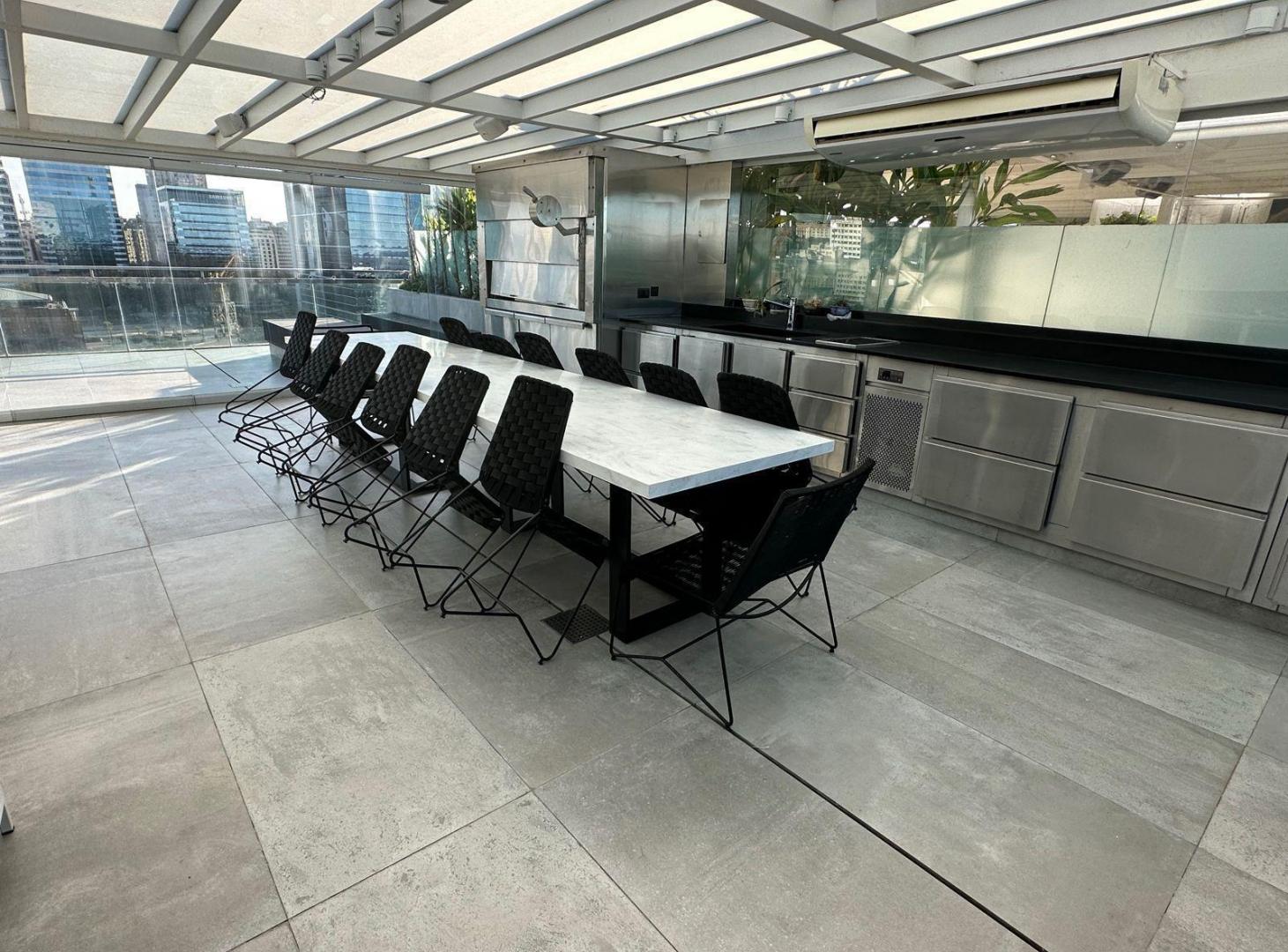 VENTA TRIPLEX DE 6 AMBIENTES CON TERRAZA EN PUERTO MADERO