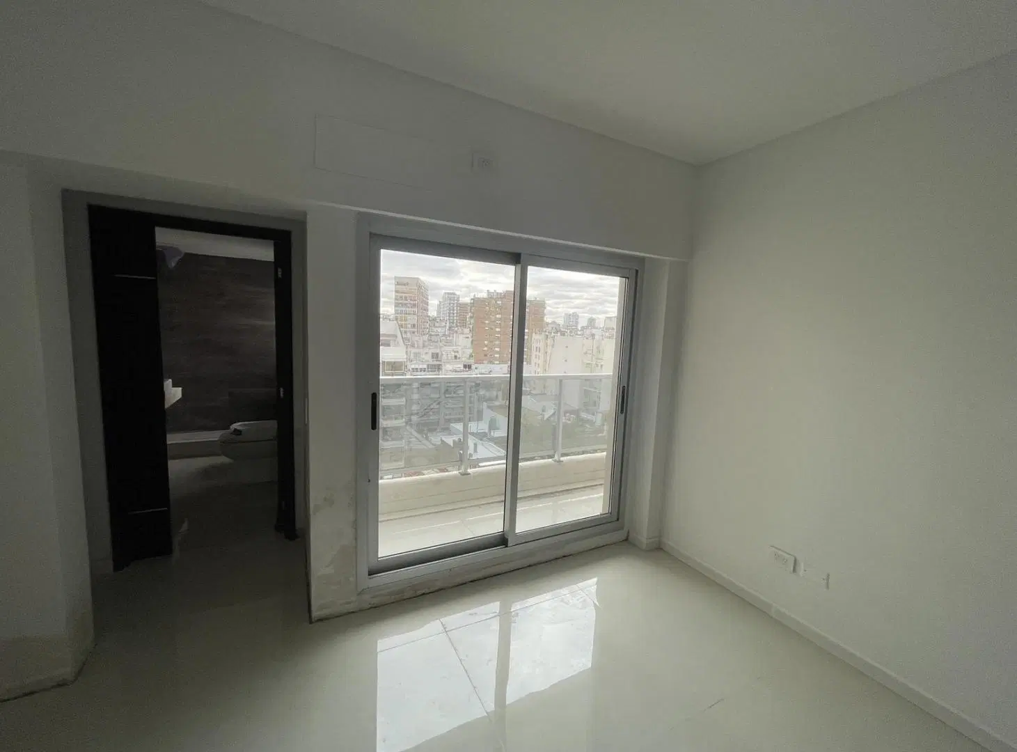 Venta Departamento de 4 Ambientes en  Barrio Norte 5