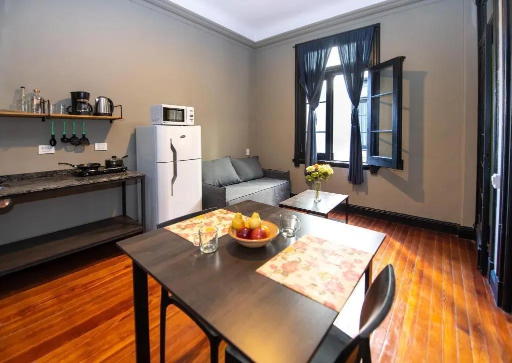 Venta Edificio con 23 departamentos + Local con Renta en Monserrat 2