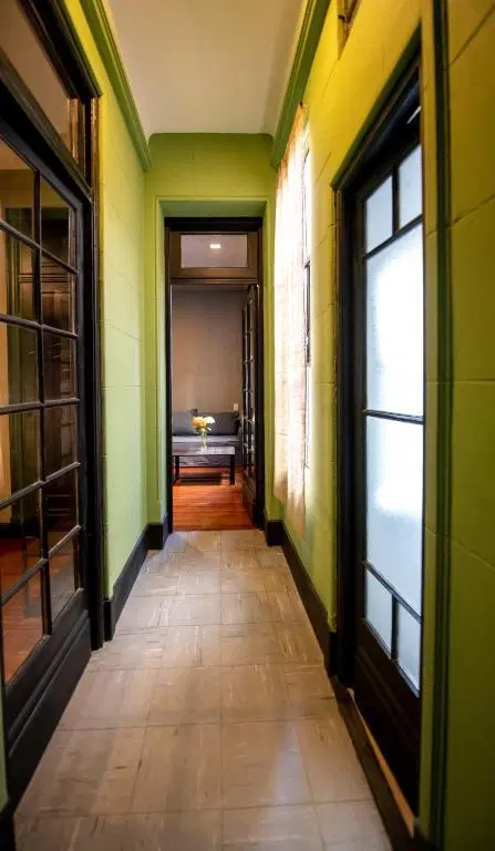Venta Edificio con 23 departamentos + Local con Renta en Monserrat 3