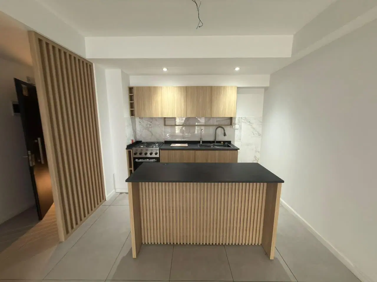 3 AMBIENTES AL FRENTE - 6TO. PISO - BALCON CORRIDO - LUMINOSO - A ESTRENAR 3