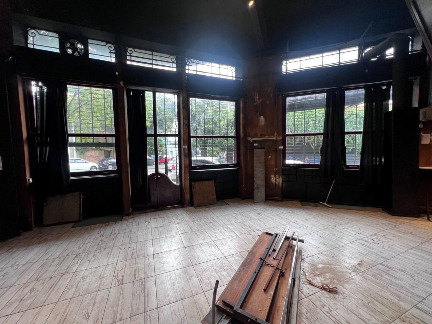 Foto de Venta Local comercial de esquina en Palermo, imagen 2