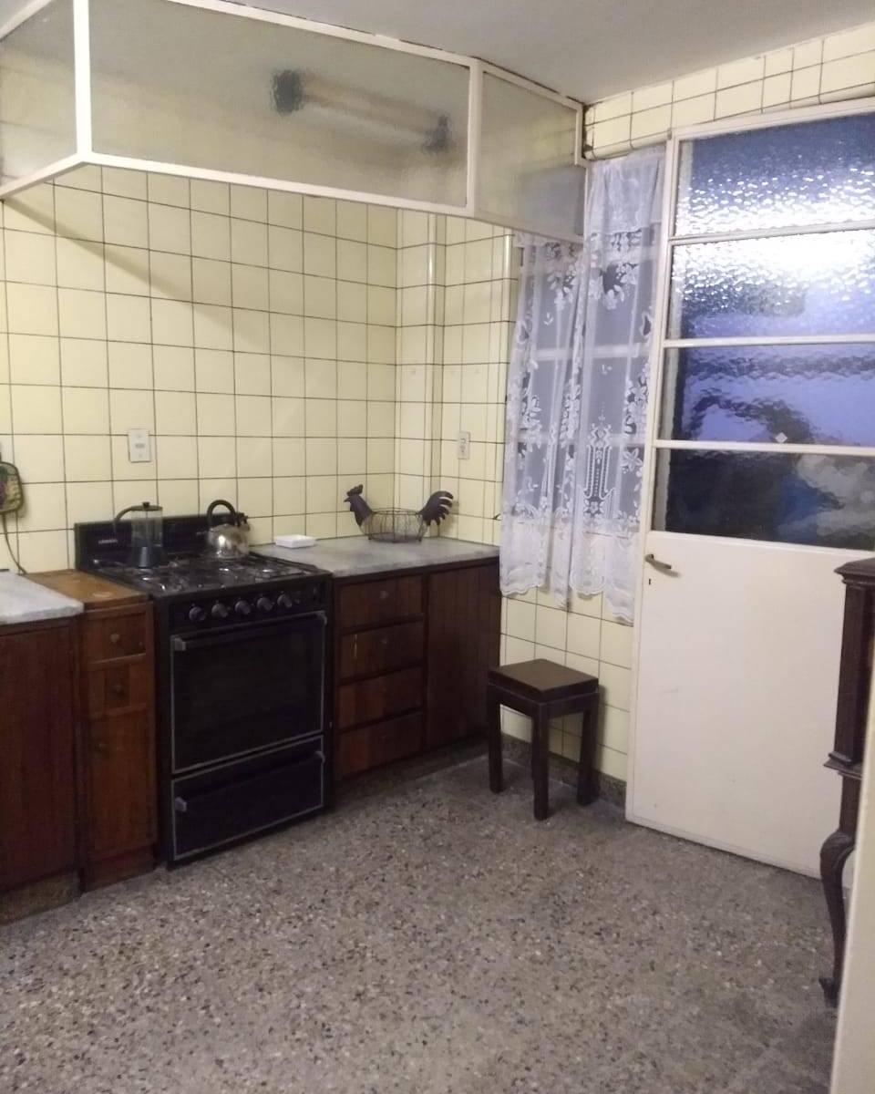 Piso en Venta o Alquiler Recoleta de 4 Ambientes y Dependencias 4