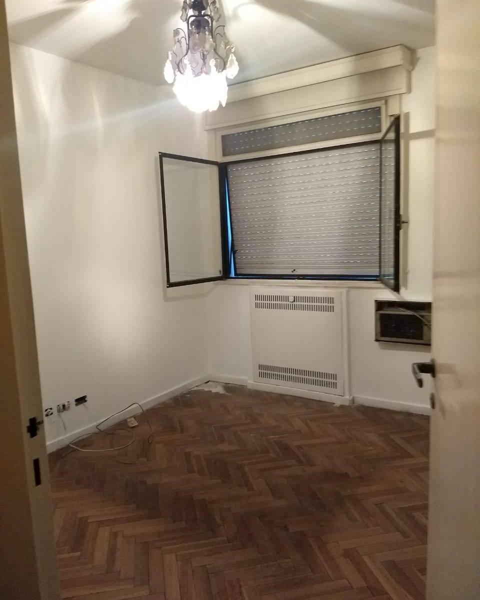 Piso en Venta o Alquiler Recoleta de 4 Ambientes y Dependencias 1