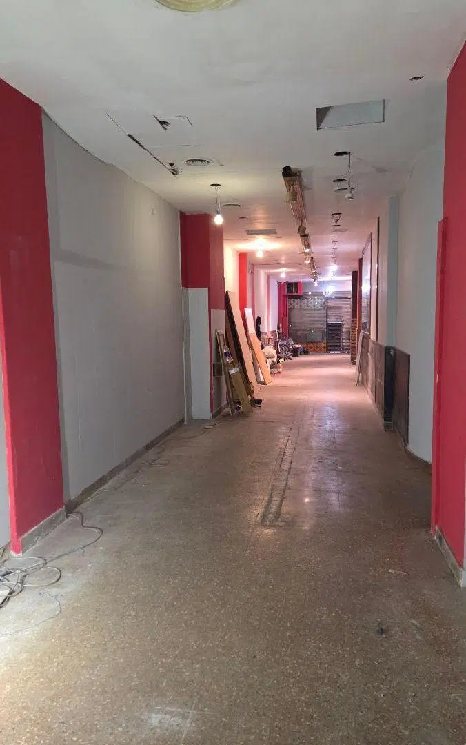 Local Uruguay y Corrientes, apto todo destino Planta baja 130m2 + Sotano 80 m2 3