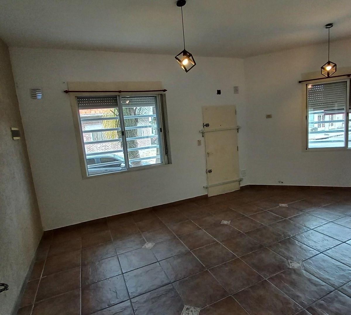 Foto de VENTA DUPLEX 3 AMB ISIDRO CASANOVA - APTO CRÉDITO, imagen 3