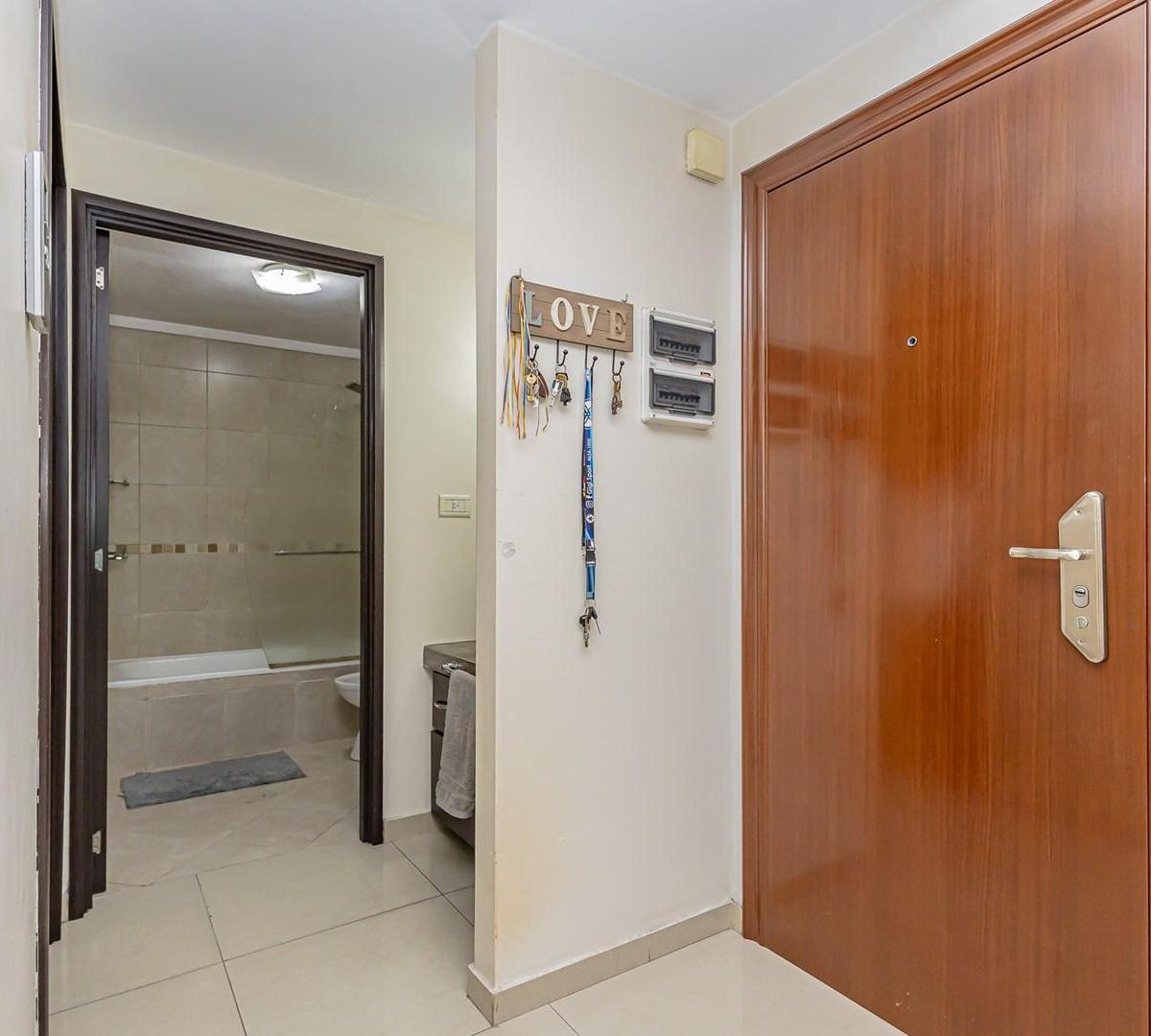 Departamento en Venta en Morón, G. B. a. Zona Oeste, Argentina 4